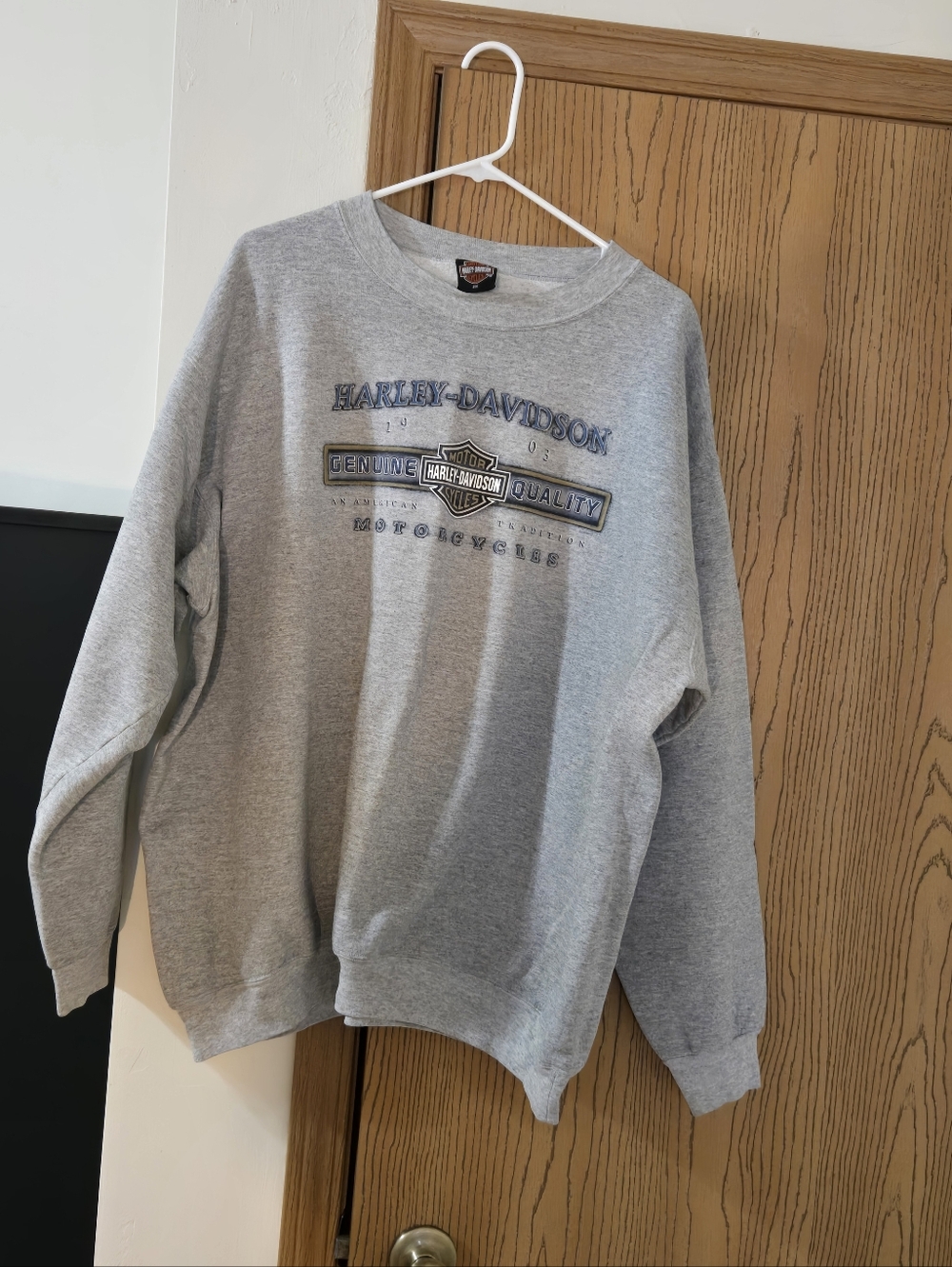 Harley-Davidson Gray Crewneck Sweatshirt with Logo Patch